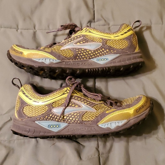 brooks cascadia 6 mens pink